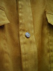 画像13: VARDE77 POLYNUBUCK SNAP SHIRTS MUSTARD (13)