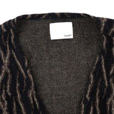 画像2: VARDE77 LEOPARD STRIPE OVERSIZED KNIT CARDIGAN (2)