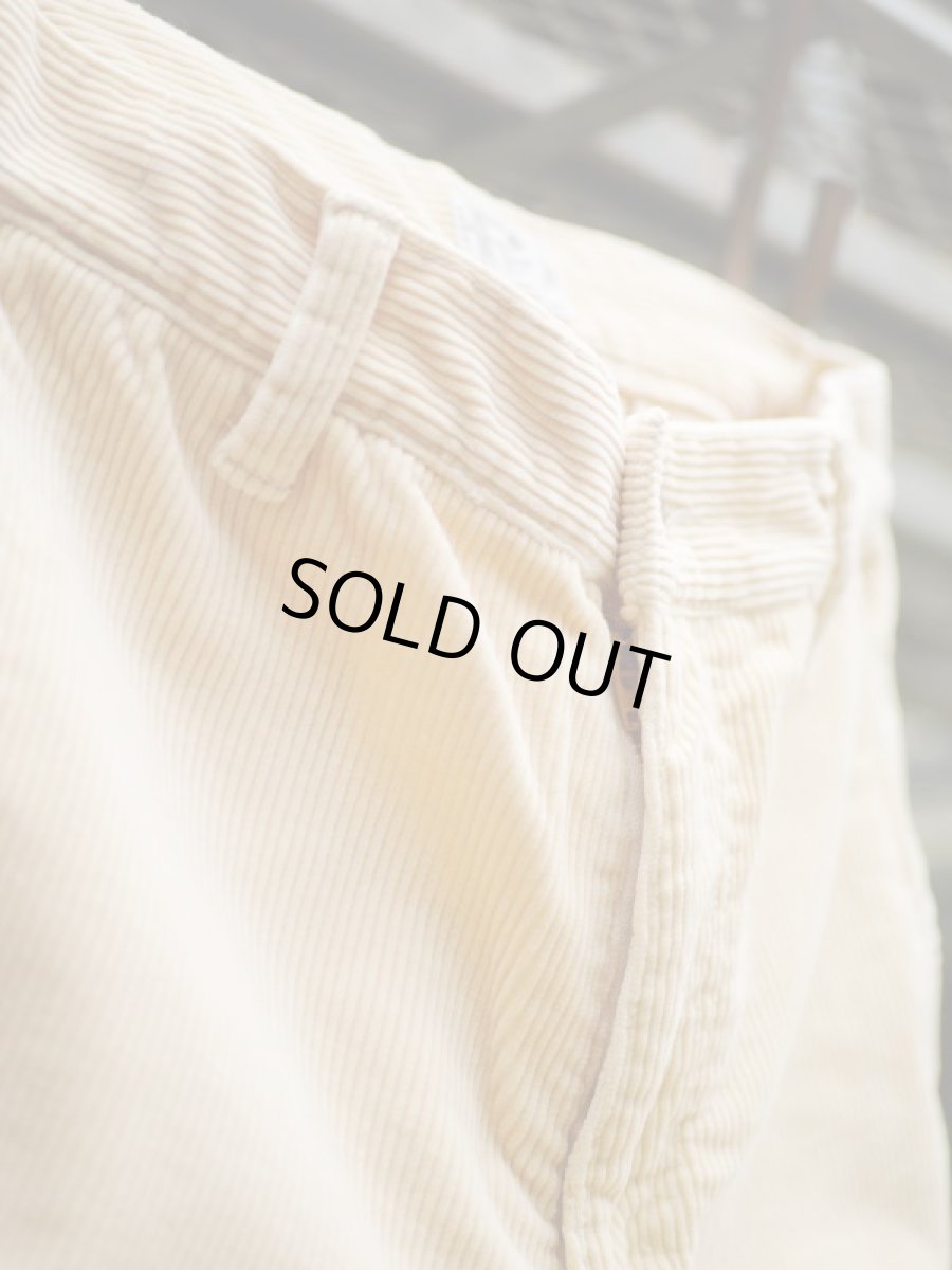 画像16: VARDE77 TAPERED CORDUROY PANTS  IVORY (16)