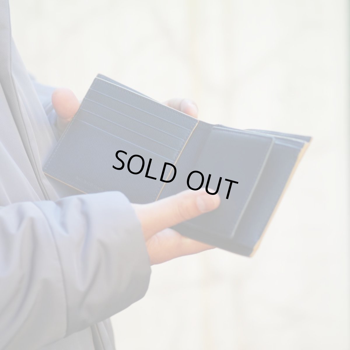 画像12: M A R N I SHORT WALLET BLUE (12)