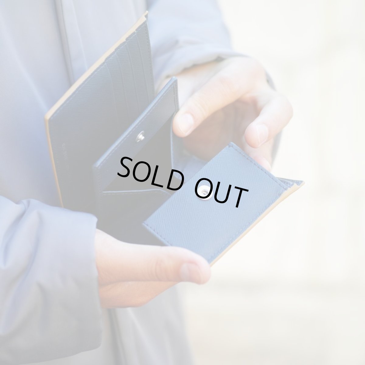 画像11: M A R N I SHORT WALLET BLUE (11)