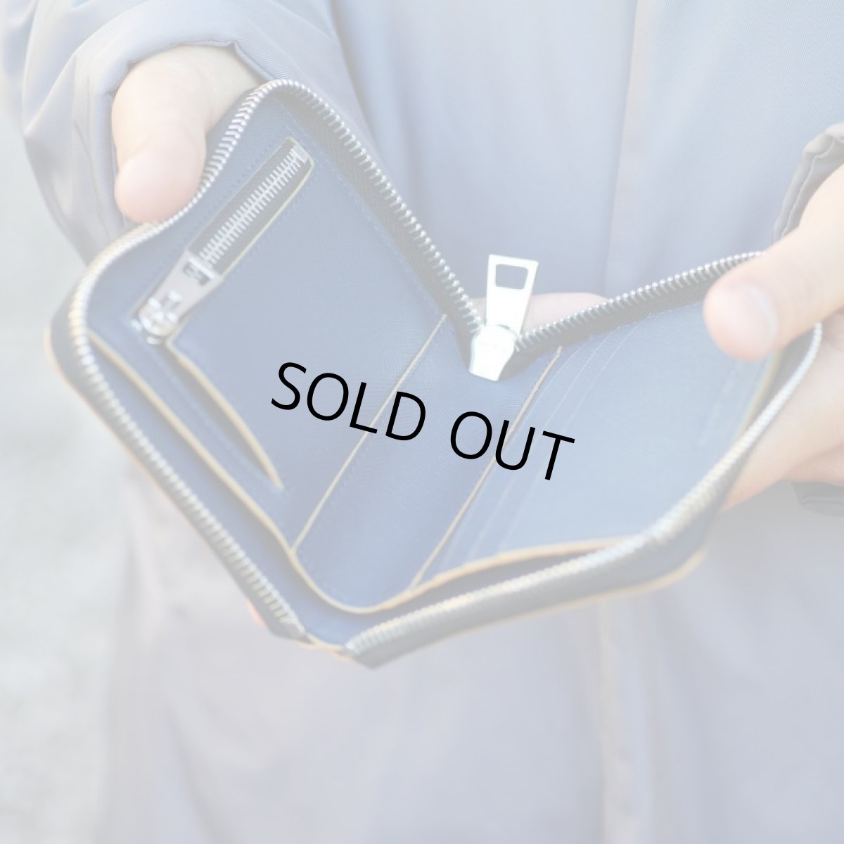 画像9: M A R N I ROUND ZIP SHORT WALLET BLUE (9)